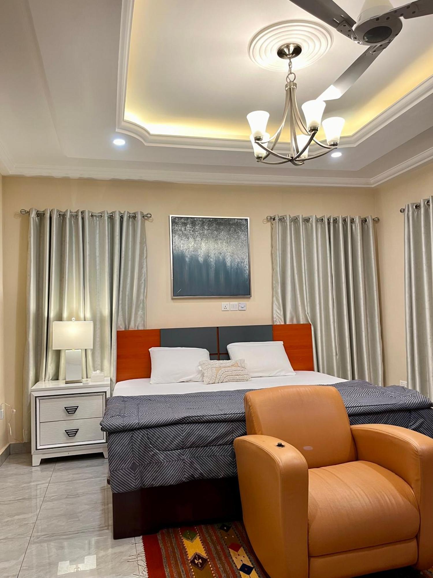 Seyramz Palace - Free Airport Pick Up - High Speed Starlink Wifi - Car Rental Tamale Exterior foto
